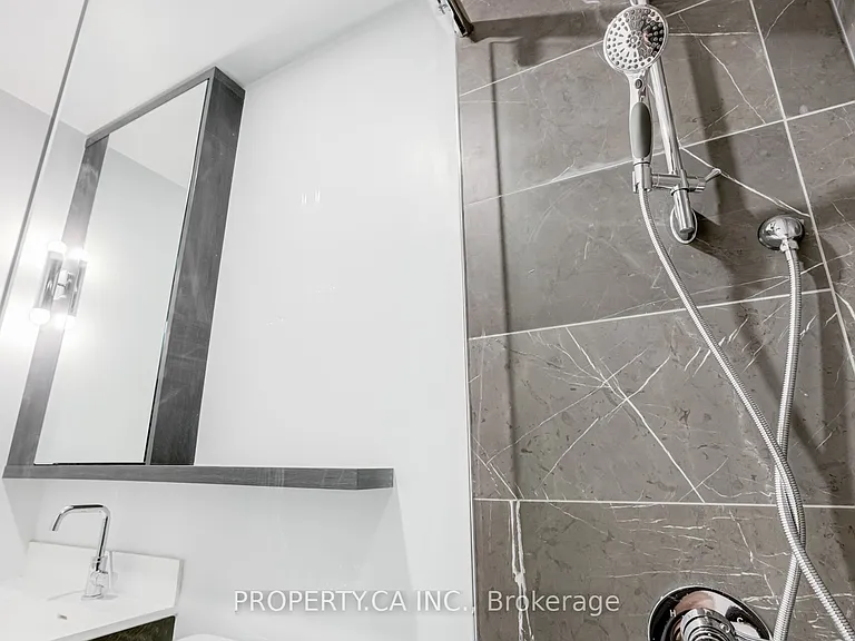 6 Greenbriar Rd #106 — Photo 37