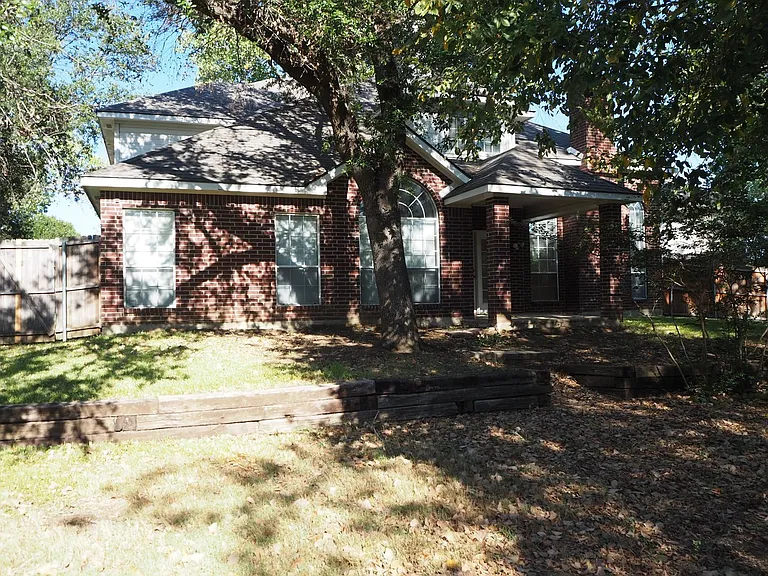 2105 Friar Ct — Photo 26