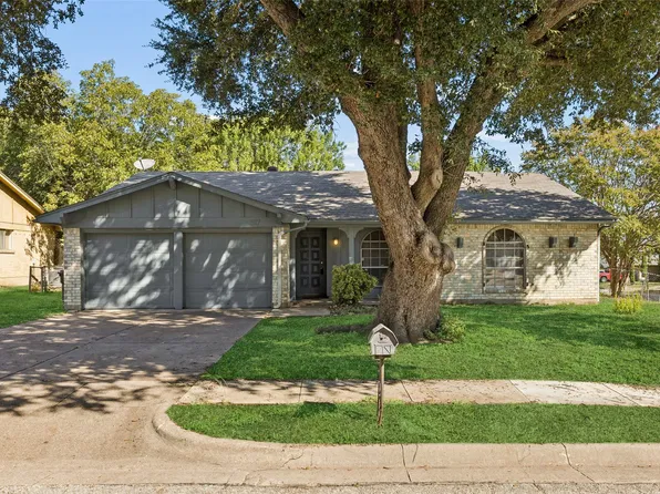 517 Sussex Dr, Arlington, TX 76014
