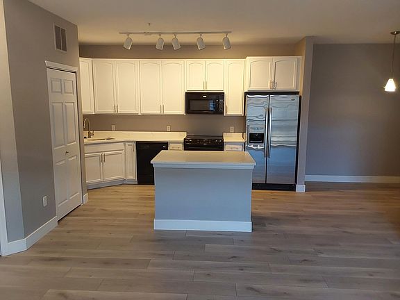 Looking straight in to the newly remodeled kitchen. Beautiful!