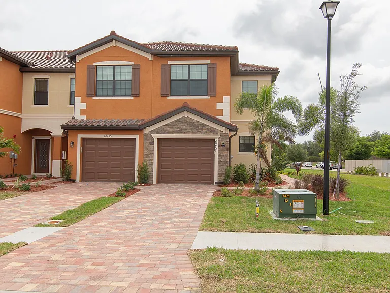 20457 Lagente Cir — Photo 1