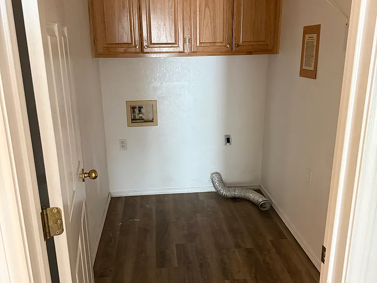 4037 Champions Dr — Photo 13