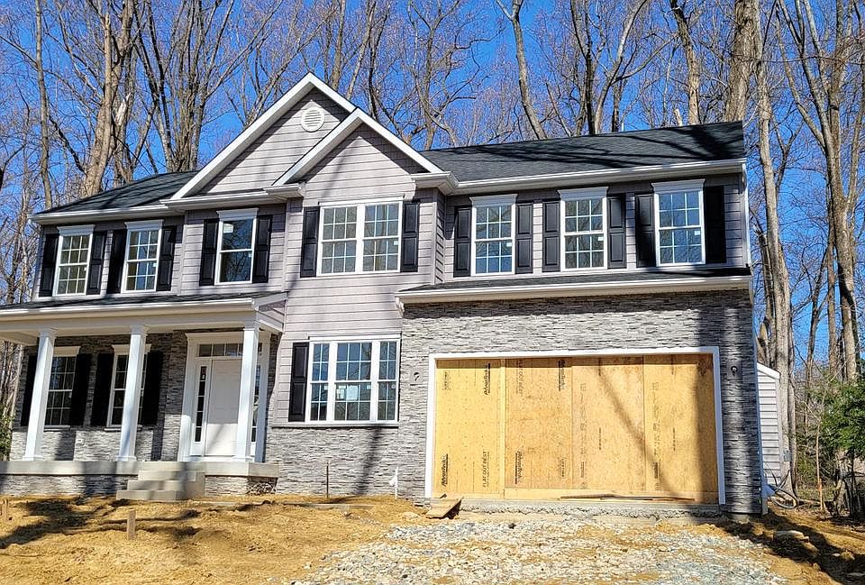 1st image of 2850 Southaven Dr