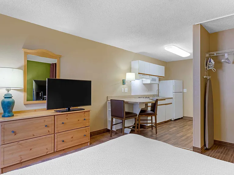 Studio Suite - 1 Queen Bed