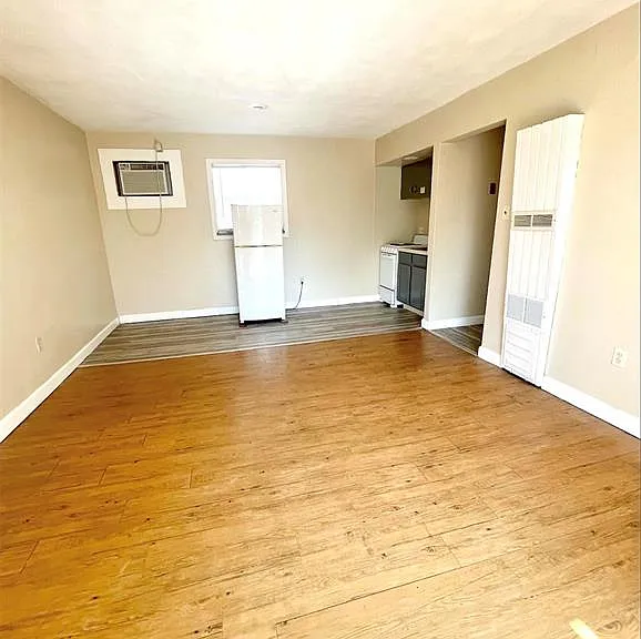 9902 W Main St #4 — Photo 2