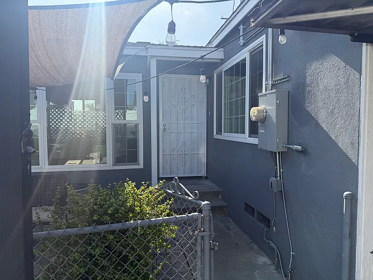 2642 Grand Ave — Photo 2