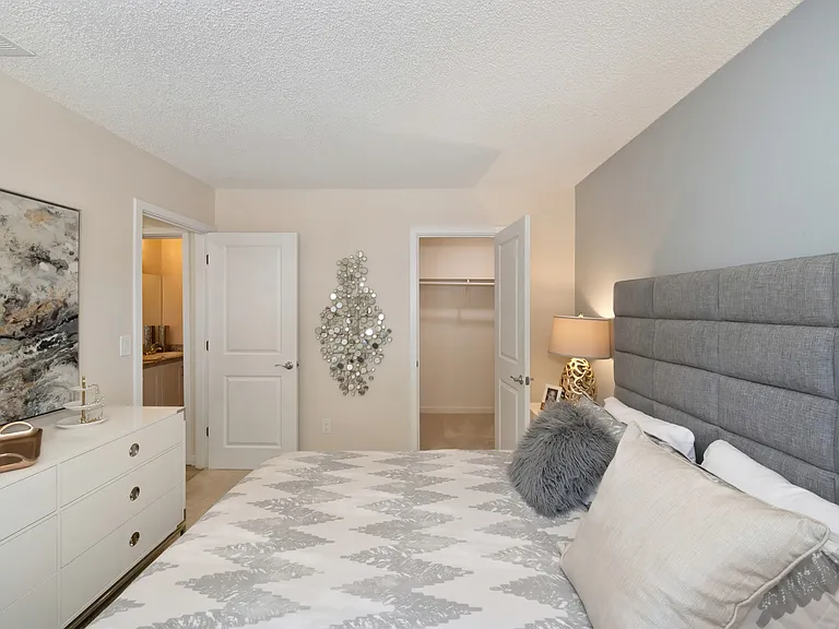 West Oaks Apartment Homes — Photo 25