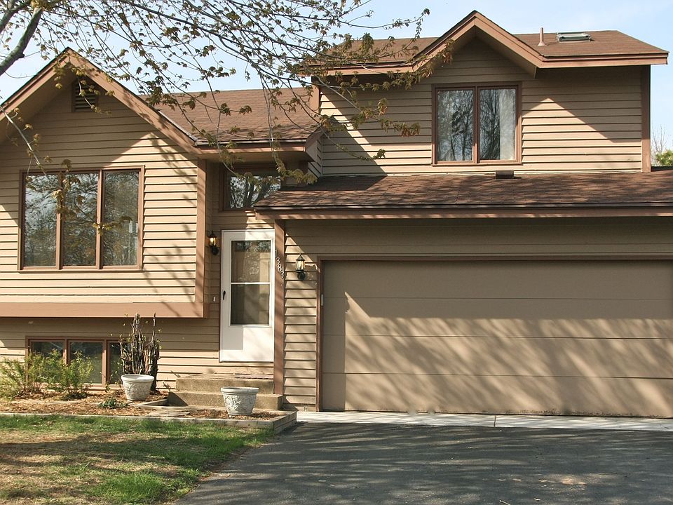 Great 4 level in Willow Creek neighborhood