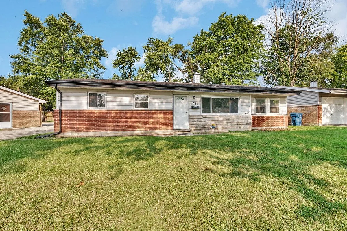 1512 Lincoln Pl photo 1