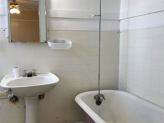 5th image of 276 7th Ave NE APT 7