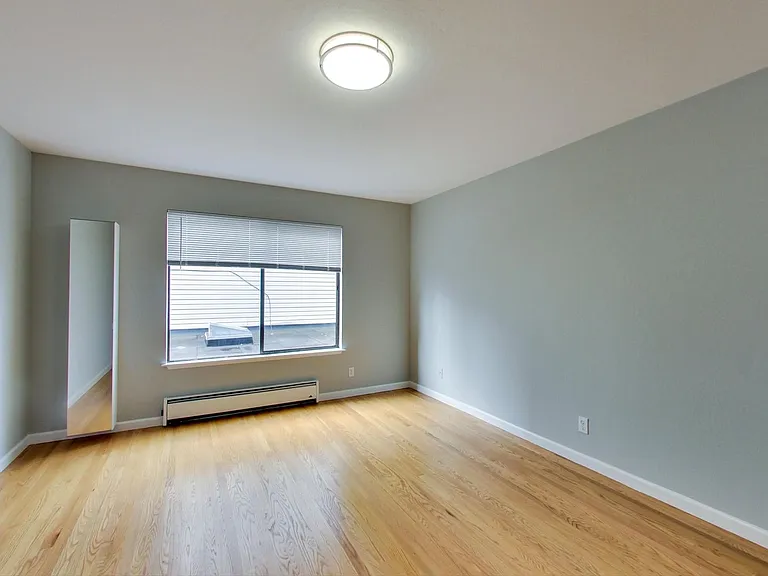 205 Collins St #4 — Photo 30