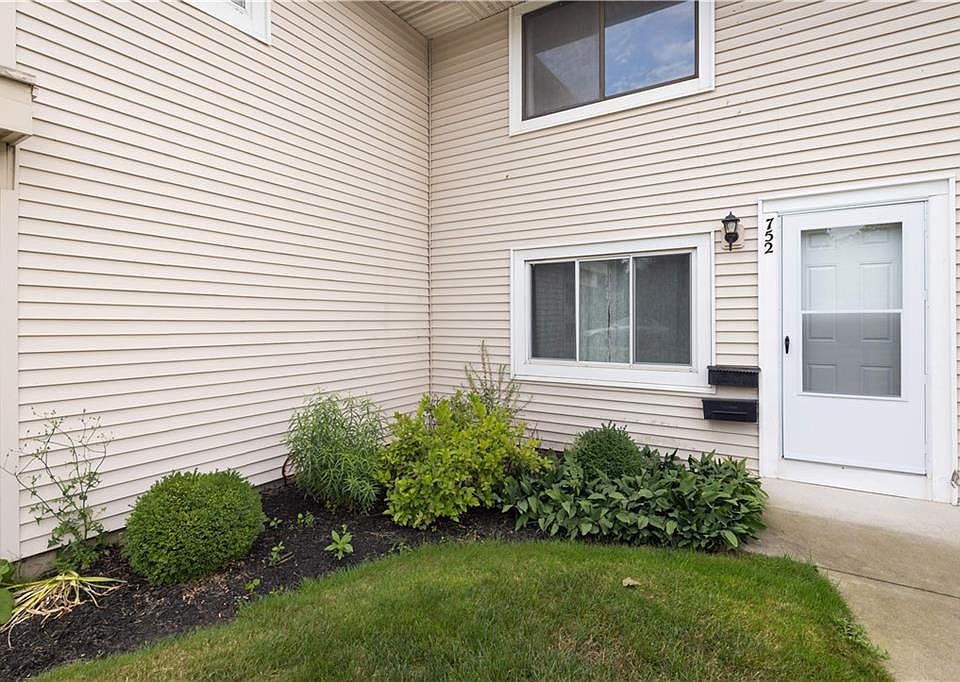 752 Eastbrooke Ln, Rochester, NY 14618 | Zillow