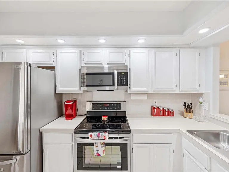 13046 Amberley Ct #602RA — Photo 3