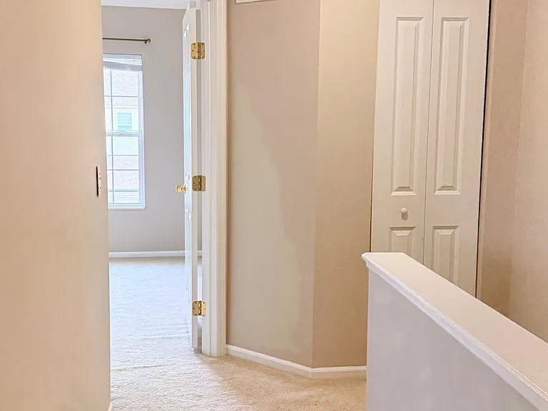 593 Lazelle Rd — Photo 12