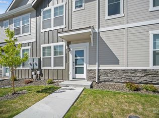 5855 S Carlburg Ln, Boise, ID 83709