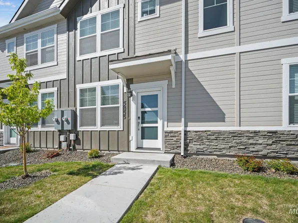 5855 S Carlburg Ln, Boise, ID 83709