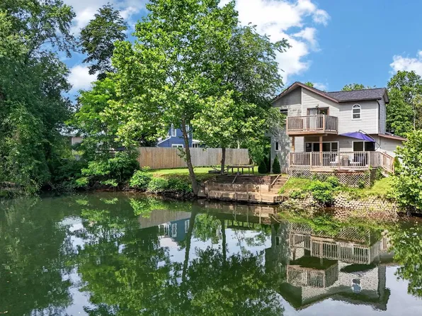 52 Cottage Ln, Mill Hall, PA 17751
