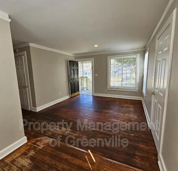 5 Pacific Ave — Photo 2
