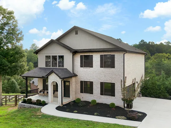 1007 Crown Ridge Ln, Powell, TN 37849