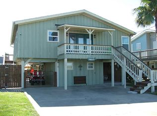 1271 Bay St, Crystal Beach, TX 77650