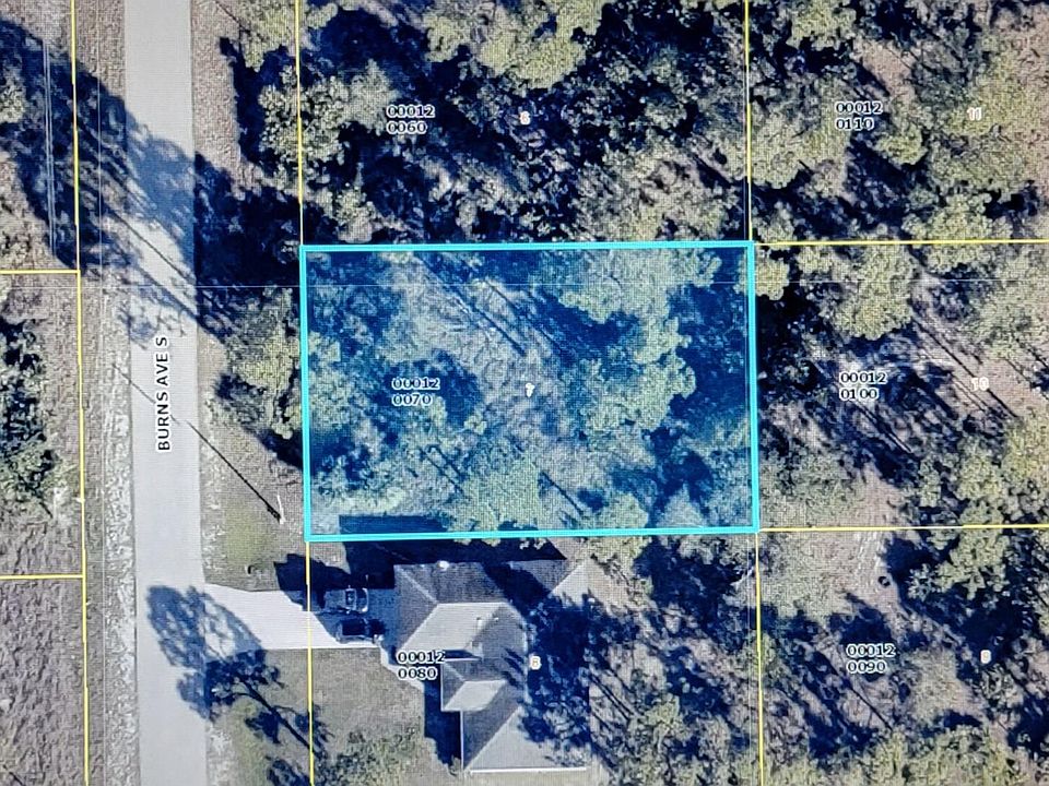 2nd image of 721 Burns Avenue S