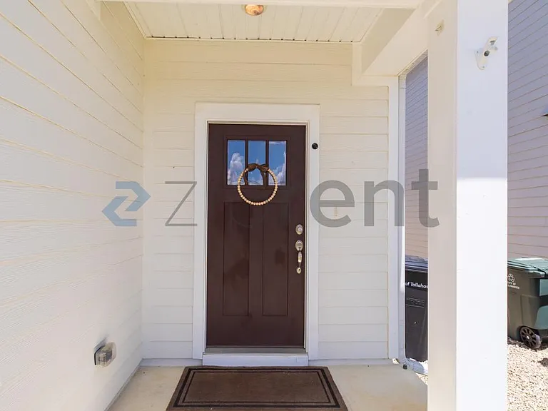1402 Landon Hills Dr — Photo 3