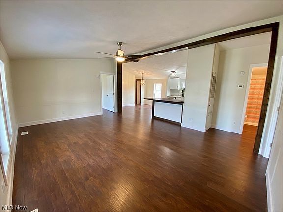 5th image of 50 Brandi Dr