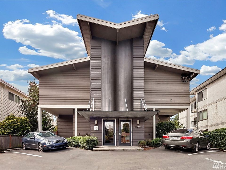 1st image of 11525 Greenwood Ave N APT 301