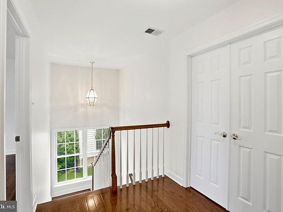 4th image of 22938 Goldenrod Dr