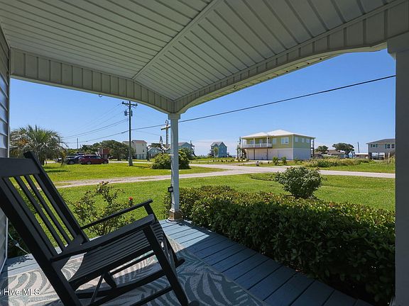 4th image of 899 Island Road