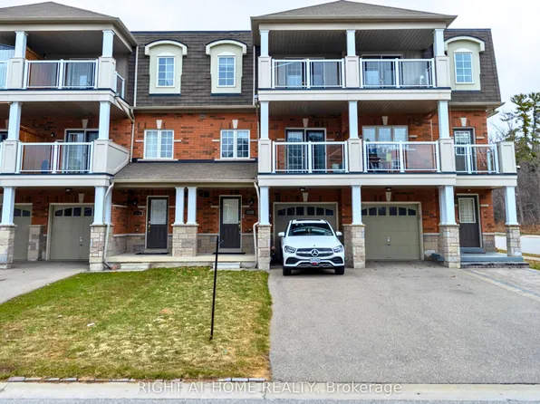 1518 Shepway Mews, Pickering, ON L1X 0C7