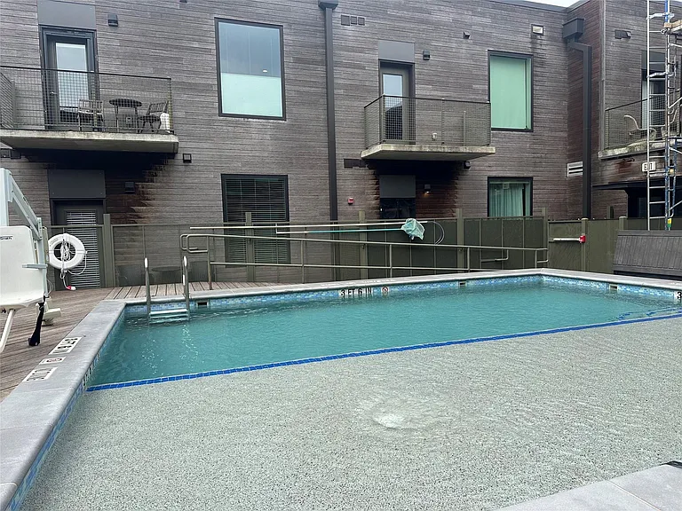 1800 E 4th St #321 — Photo 6