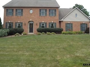 621 Evergreen Dr, York, PA 17402