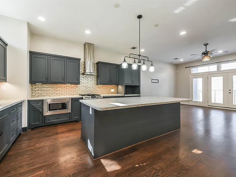 2422 Hadley St — Photo 12