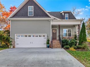 2310 Sherwood Dr, Winston Salem, NC 27103