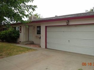 632 N Lamar St, Tulare, CA 93274