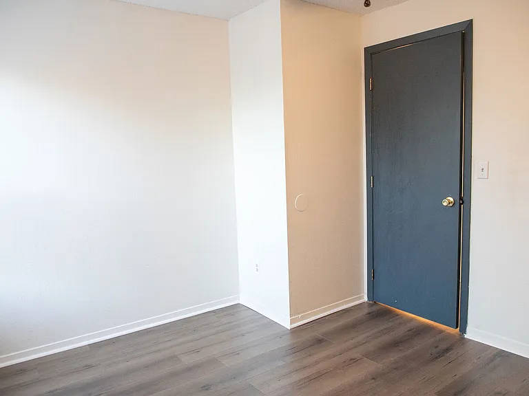 107 W Gold Coast Rd — Photo 13