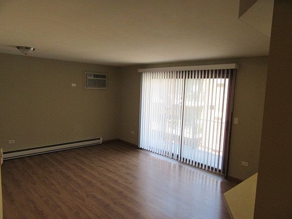 4th image of 2317 N Neva Ave APT 308