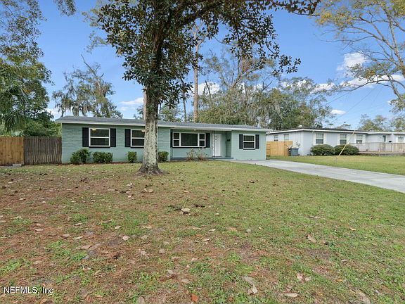 3rd image of 2576 HIRSCH Avenue
