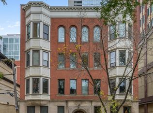 119 W Chestnut St APT 1W, Chicago, IL 60610