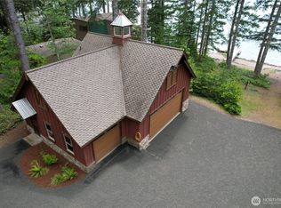 61 N Potlatch Dr N, Hoodsport, WA 98548