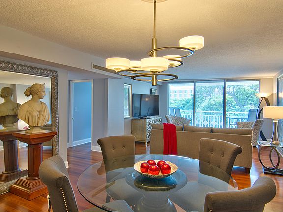 2nd image of 700 Beach Dr NE APT 404