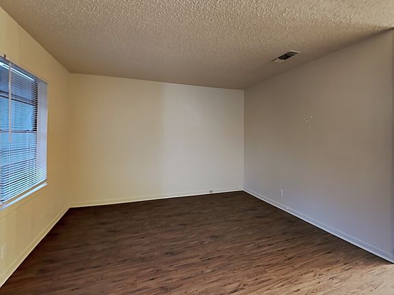2nd image of 4905 Wilmington Dr