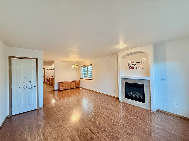 3908 S Holly St — Photo 3