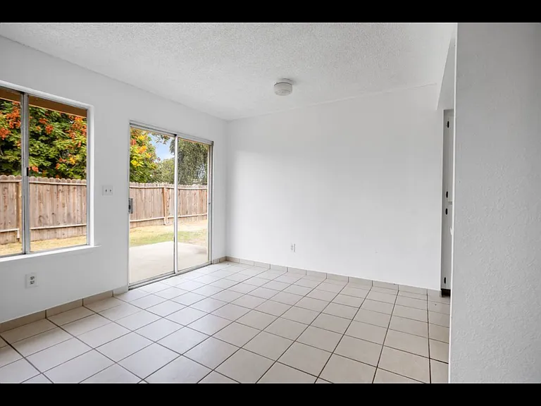 1877 Carter Way — Photo 8