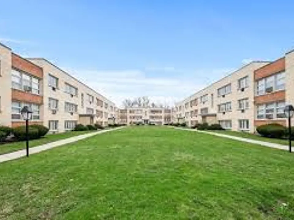 1822-1838 W 107th St