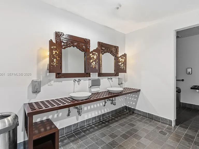 10 S River Dr #1207 — Photo 13
