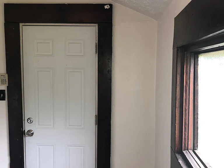 1820 Clarendon Ave — Photo 43