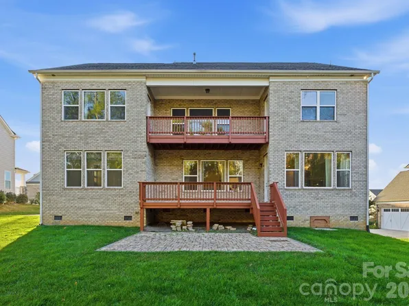 374 Hampton Trail Dr, Fort Mill, SC 29708