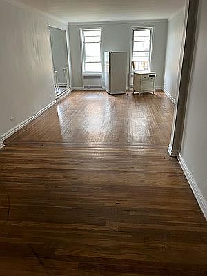 2nd image of 10-11 Neilson St #3B